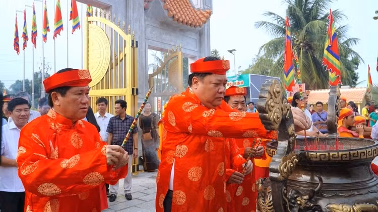 Trang trọng tổ chức Lễ Giỗ Tổ Hùng Vương tại nhiều địa phương - Hình 12 Trang trong to chuc Le Gio To Hung Vuong tai nhieu dia phuong-Hinh-12