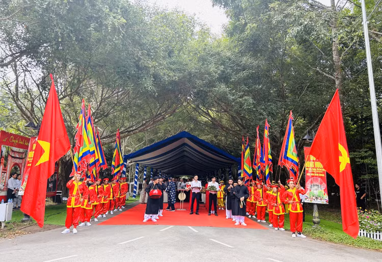 Trang trọng tổ chức Lễ Giỗ Tổ Hùng Vương tại nhiều địa phương - Hình 9 Trang trong to chuc Le Gio To Hung Vuong tai nhieu dia phuong-Hinh-9