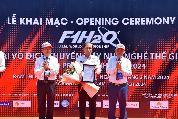 Thành lập Liên đoàn thuyền máy thể thao Việt Nam Thanh lap Lien doan thuyen may the thao Viet Nam