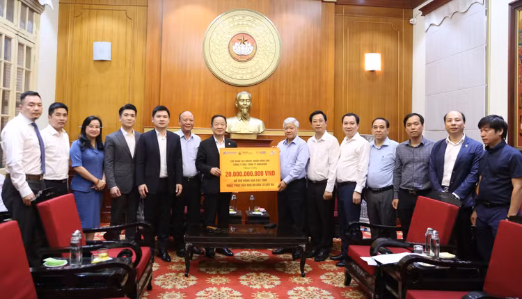 Các doanh nghiệp của bầu Hiển ủng hộ 20 tỷ đồng khắc phục thiệt hại bão lũ Cac doanh nghiep cua bau Hien ung ho 20 ty dong khac phuc thiet hai bao lu