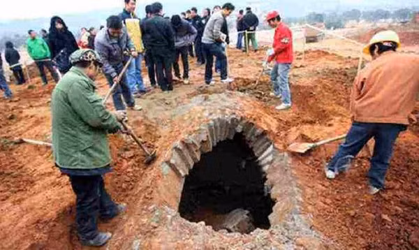 Rùng mình “mộ cổ đoạt mạng người”, 80 kẻ trộm một đi không trở lại - Hình 2 Rung minh “mo co doat mang nguoi”, 80 ke trom mot di khong tro lai-Hinh-2