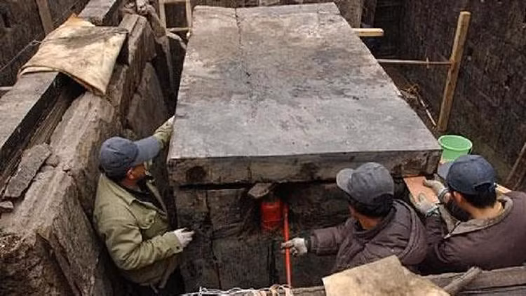 Rùng mình “mộ cổ đoạt mạng người”, 80 kẻ trộm một đi không trở lại - Hình 7 Rung minh “mo co doat mang nguoi”, 80 ke trom mot di khong tro lai-Hinh-7