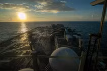 Chiến sự Trung Đông ngày 30/3, tàu USS Tripoli tham chiến