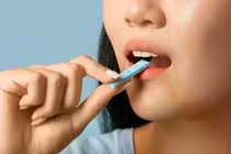 Nhai kẹo cao su có đường giúp giảm huyết áp? 