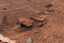 Tàu Curiosity phát hiện hình đa giác kỳ lạ trên sao Hỏa