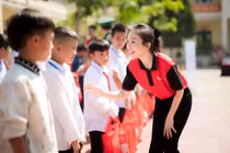 Bí quyết giúp Hiền Thục giữ gìn thiện cảm suốt hơn 25 năm hoạt động