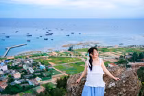Nữ sinh Gen Z tự kiếm tiền du lịch biển đảo 12 ngày