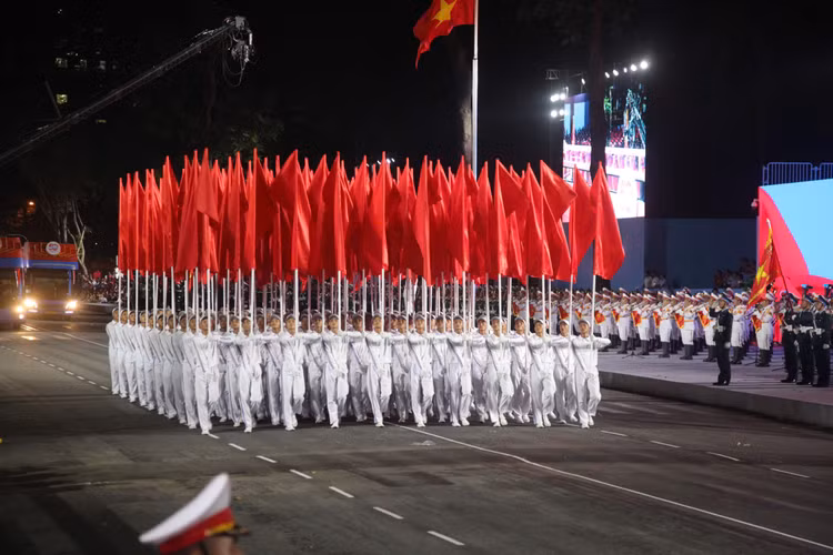 An tuong man dieu binh dem so duyet cua luc luong Cong an nhan dan