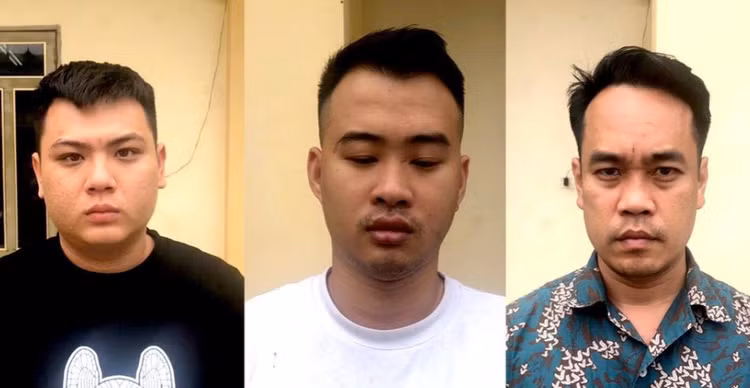Bí mật bên trong căn nhà riêng có hệ thống cửa kiên cố Bi mat ben trong can nha rieng co he thong cua kien co
