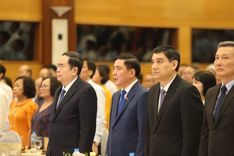 Toan canh le vinh danh 135 tri thuc KHCN tieu bieu nam 2024-Hinh-5