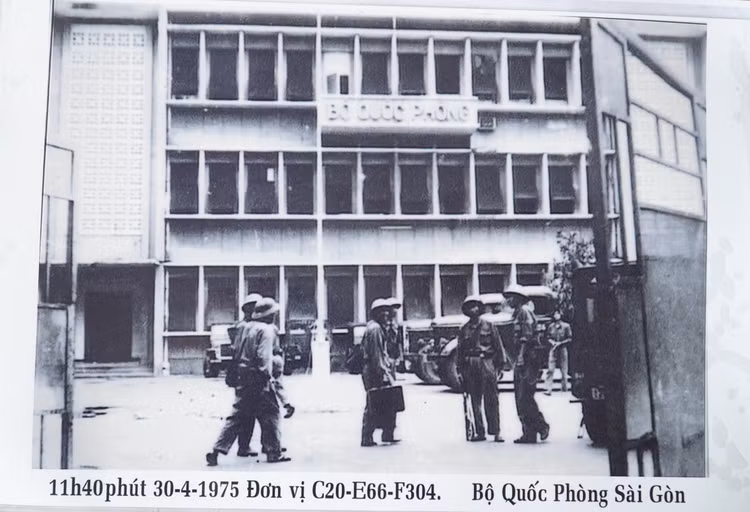 Ky uc thang Tu lich su cua hai nguoi linh tien vao Sai Gon-Hinh-4