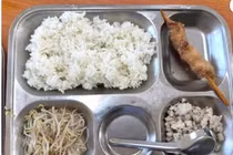 Xử lý nghiêm nếu có vi phạm vụ suất ăn bán trú "lèo tèo" giá đỗ, thịt băm