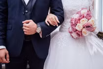 Tổ chức cưới cho con chưa đủ tuổi, cha mẹ có thể bị phạt đến 3 triệu đồng