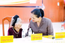 Tặng 60 căn nhà tri ân Mẹ Việt Nam Anh hùng, thương binh nặng tại Nghệ An