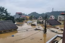 Mưa lũ khiến 1 người chết, 2620 nhà bị tốc mái, ngập nước ở Lạng Sơn
