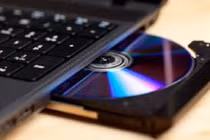 Ổ đĩa DVD bất ngờ cháy hàng tại Nhật sau khi Windows 10 “về hưu”