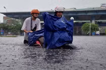 Dự báo thời tiết 7/10/2026: Huế - Đà Nẵng mưa lớn 'như trút nước'