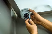 Gia đình lắp camera trong nhà coi chừng bị hack, lộ hình riêng tư