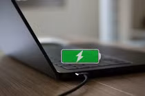 4 laptop pin “trâu” nhất 2026, dùng cả ngày không sạc