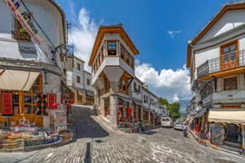 Gjirokastër: Thành phố đá cổ kính trong lòng Albania