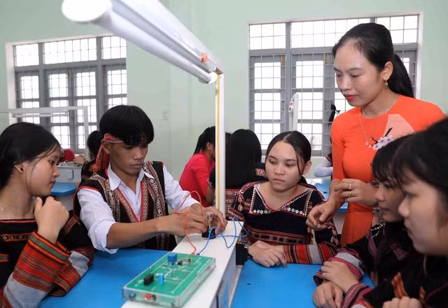 Đề xuất dùng mã định danh để quản lý người trong độ tuổi giáo dục bắt buộc