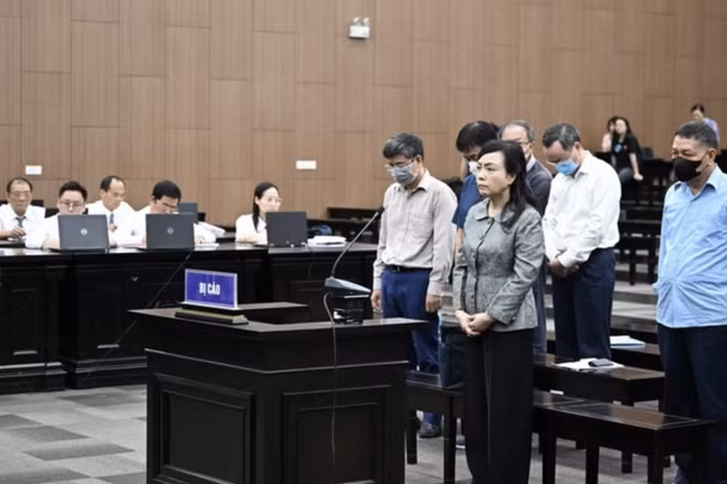 Hôm nay cựu Bộ trưởng Nguyễn Thị Kim Tiến ra tòa xin hưởng án treo