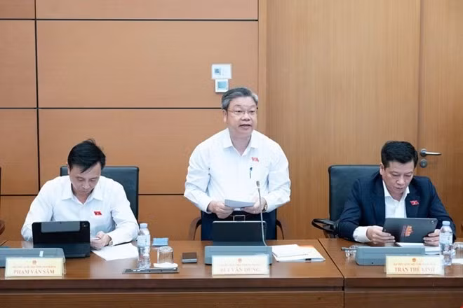 Ủy ban Thường vụ Quốc hội ban hành 4 nghị quyết về nhân sự