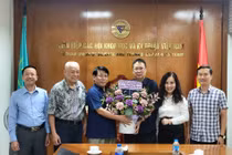 Lãnh đạo VUSTA làm việc với Viện Chính trị, Hành chính và Chính sách công 