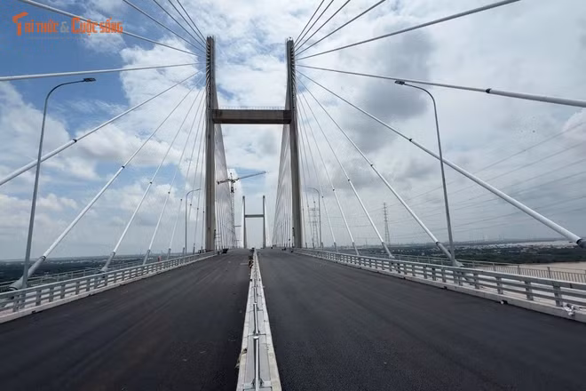 Cầu Phước Khánh hoàn thiện gần xong, mở đường cho cao tốc xuyên miền Tây