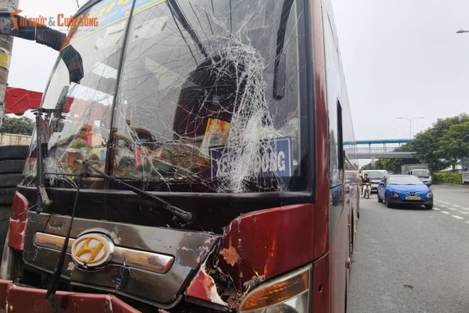 Tai nạn liên hoàn trên quốc lộ 1 gây ùn tắc tại Thủ Đức