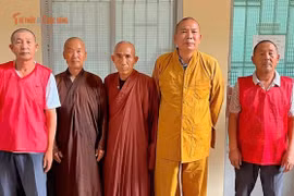 Nhóm giả tu sĩ Trung Quốc lừa du khách ở Bến Thành bị bắt giữ