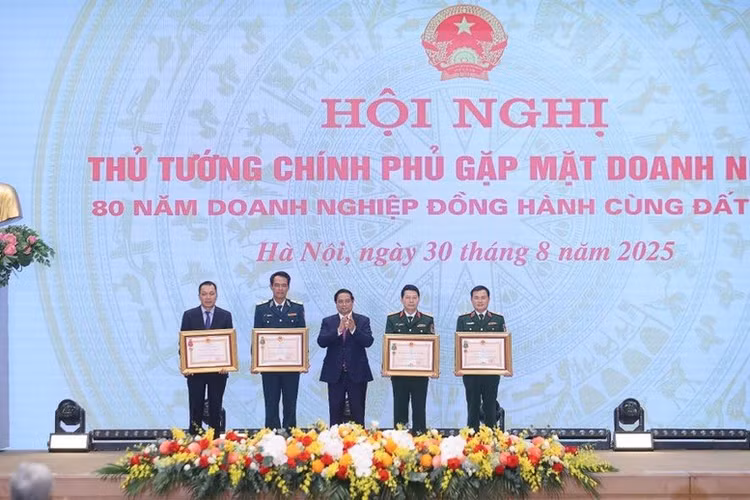 896.jpg
