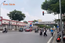 Phát huy đúng công năng hệ thống cầu vượt bộ hành Hà Nội