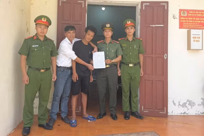 Người khuyết tật thất lạc một tháng được công an tìm thấy, đưa về nhà