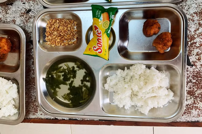 Làm rõ trách nhiệm vụ suất ăn bán trú 19.000 đồng ở Phú Thọ