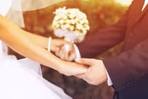 Tại sao nhiều bạn trẻ trì hoãn kết hôn?