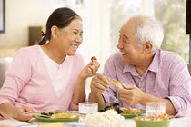 Nguyên tắc dinh dưỡng cho người cao tuổi dịp Tết