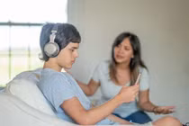 Nguy cơ rối loạn tâm lý ở trẻ khi dùng mạng xã hội