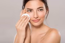 Vì sao nên dưỡng thể ban đêm nếu muốn da đẹp lâu dài?