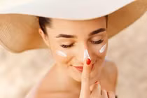 Oxybenzone trong kem chống nắng gây rối loạn nội tiết