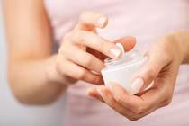 Sự thật nguy hiểm về mỹ phẩm trắng da cấp tốc