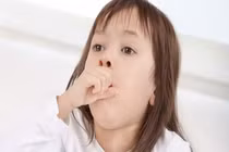 Bảo vệ hệ hô hấp của trẻ khi thời tiết giao mùa