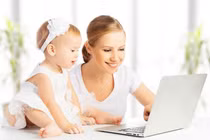 Giữ cân bằng cảm xúc khi quyết định ở nhà nuôi con