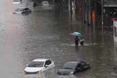 Mưa lũ nghiêm trọng ở thủ đô Bangkok 