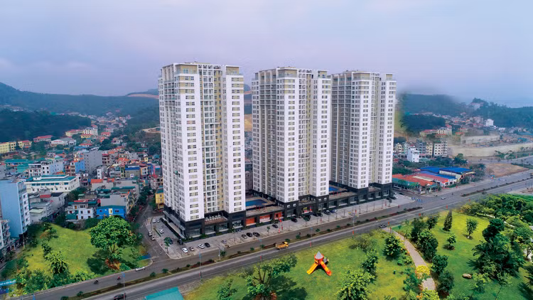 Khu đô thị Cái Dăm tọa lạc ngay trên trục đường huyết mạch của khu du lịch Bãi Cháy. Khu đô thị Cái Dăm tọa lạc ngay trên trục đường huyết mạch của khu du lịch Bãi Cháy.