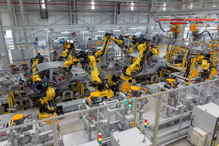 Xưởng hàn tối đa hóa robot và tự động hóa