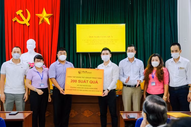 Chương trình Strong Vietnam do ông Đỗ Vinh Quang khởi xướng đã chiến thắng giải thưởng Trách nhiệm Xã hội (CSR) xuất sắc nhất tại lễ trao Giải thưởng Quốc Gia truyền thông & quan hệ công chúng năm 2020. Chương trình Strong Vietnam do ông Đỗ Vinh Quang khởi xướng đã chiến thắng giải thưởng Trách nhiệm Xã hội (CSR) xuất sắc nhất tại lễ trao Giải thưởng Quốc Gia truyền thông & quan hệ công chúng năm 2020.