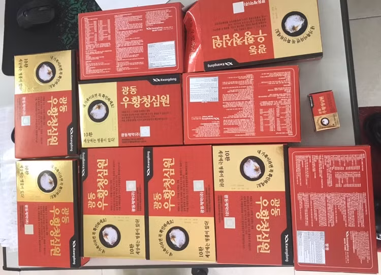 Lô hàng An Cung Hoàn được lực lượng quản lý thị trường thu giữ tại địa điểm kiểm tra. Ảnh suckhoevadoisong
