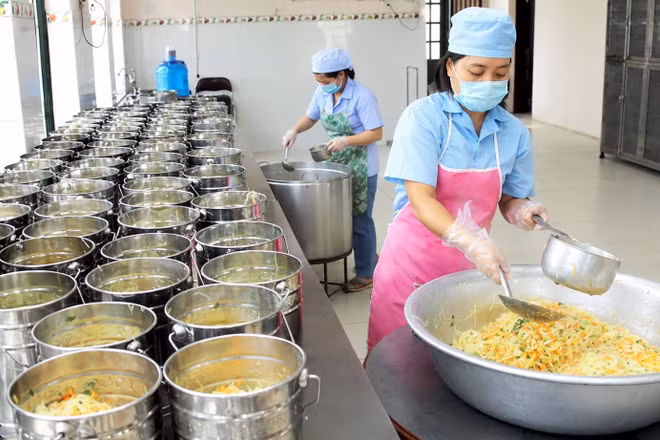 Hà Nội đưa dữ liệu bữa ăn bán trú lên nền tảng số