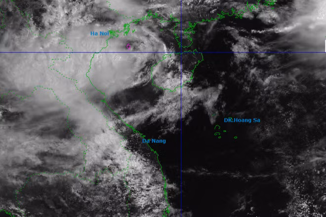 Bão số 4 cách TP. Hải Phòng khoảng 120 km về phía Đông, gió giật cấp 11